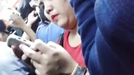 Plavuša s ravnim trb ...