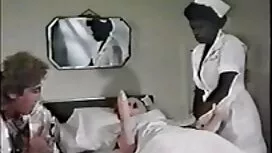Plavuša je ogulila k ...