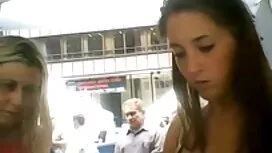 Liznula je maca drol ...