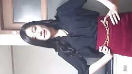 Prekrasna prsata Azi ...